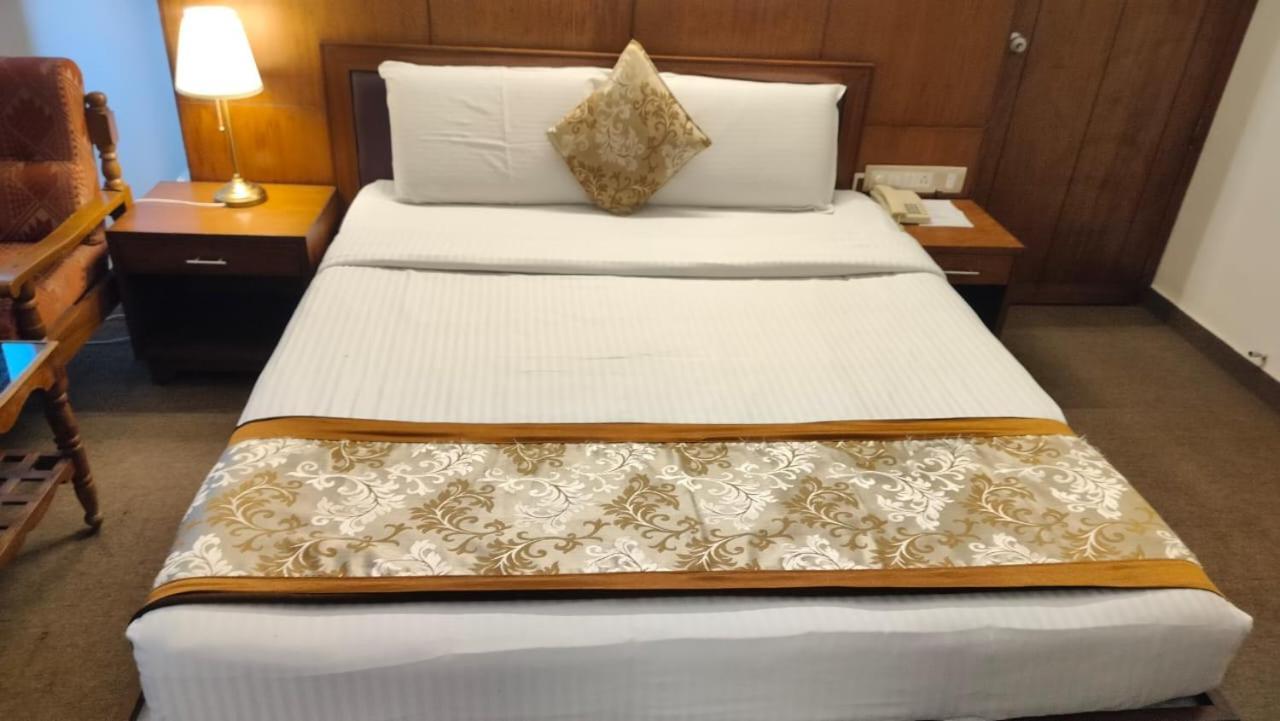 Plr Grand होटल Tirupati