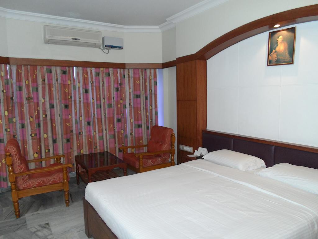 Plr Grand होटल Tirupati